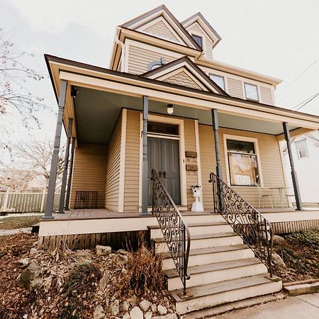 Retro Gem Box Victorian Steps From Irvine Park Apartment Saint Paul Bagian luar foto