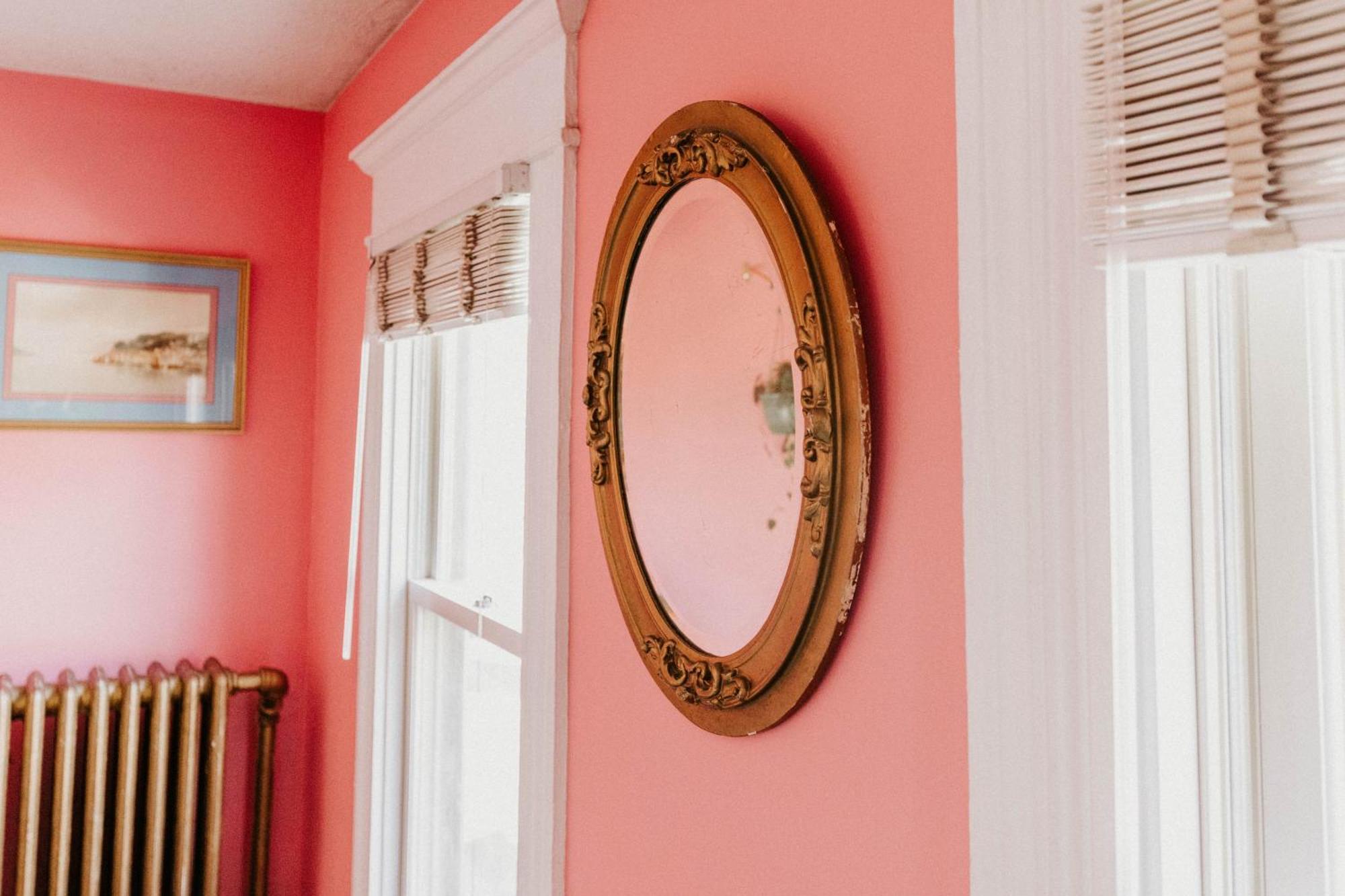 Retro Gem Box Victorian Steps From Irvine Park Apartment Saint Paul Bagian luar foto
