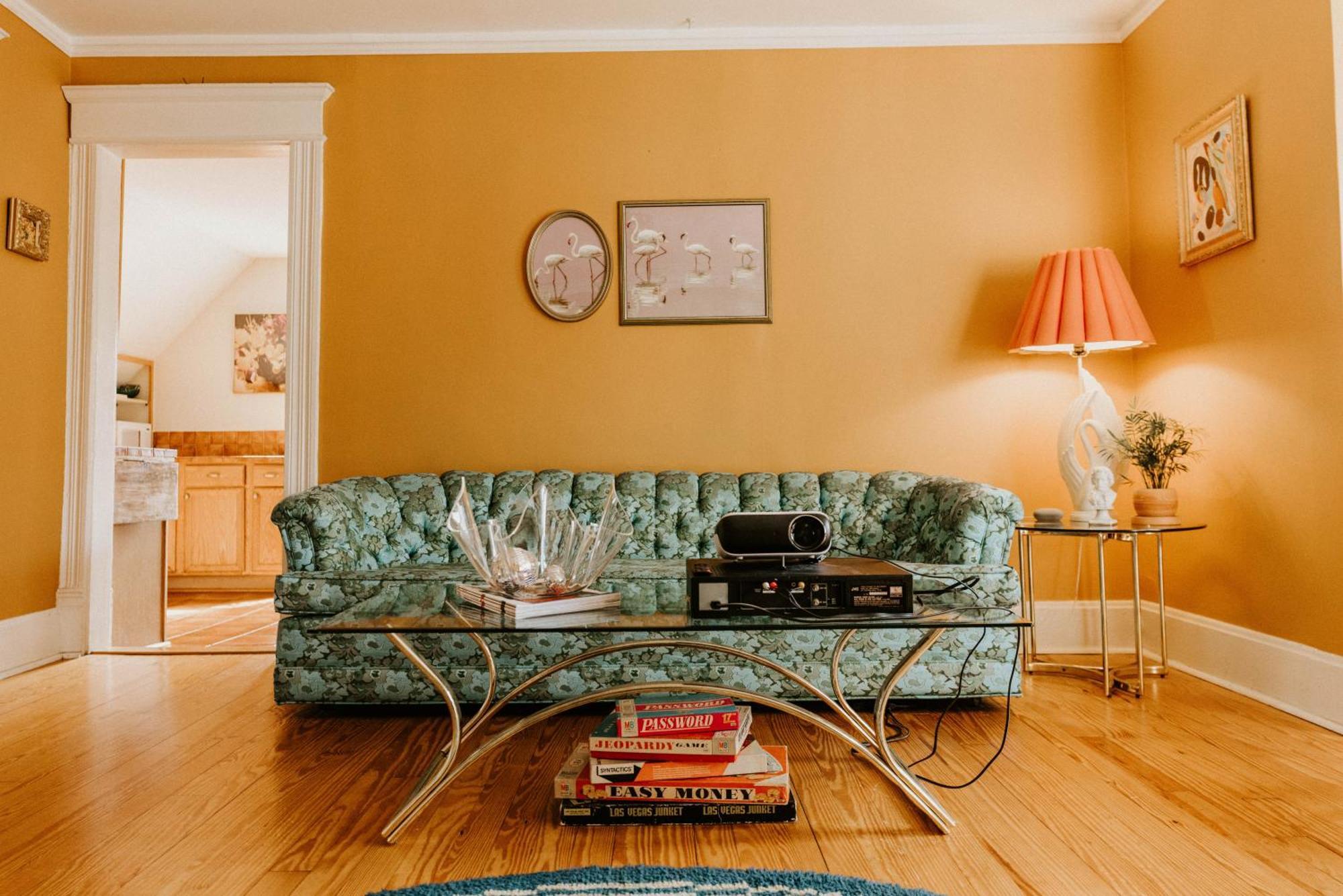 Retro Gem Box Victorian Steps From Irvine Park Apartment Saint Paul Bagian luar foto