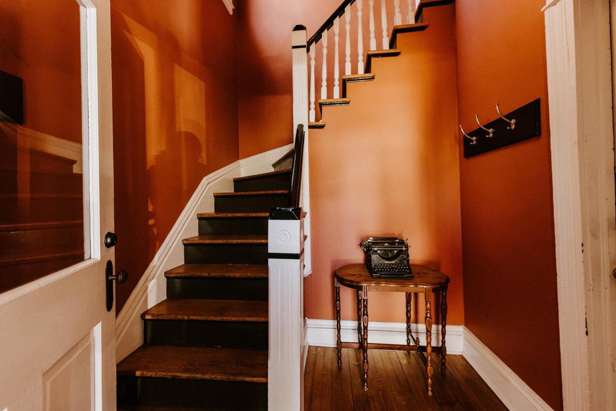 Retro Gem Box Victorian Steps From Irvine Park Apartment Saint Paul Bagian luar foto